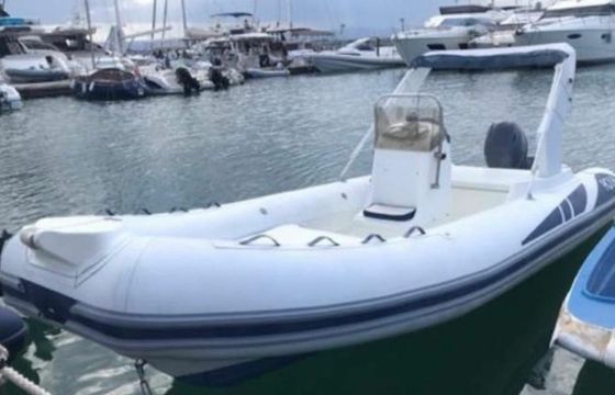 Aqua Intrepid 20
