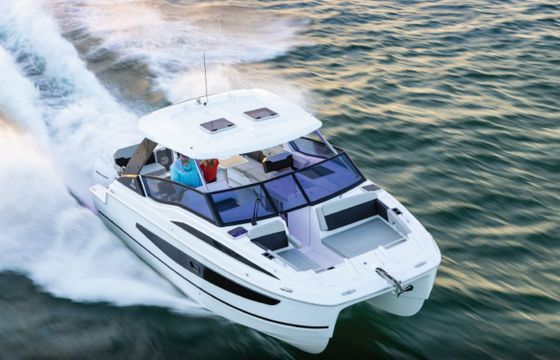Aquila 32 Helen