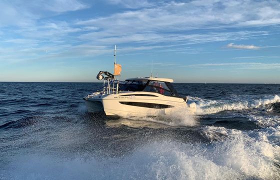 Aquila 32 Helen
