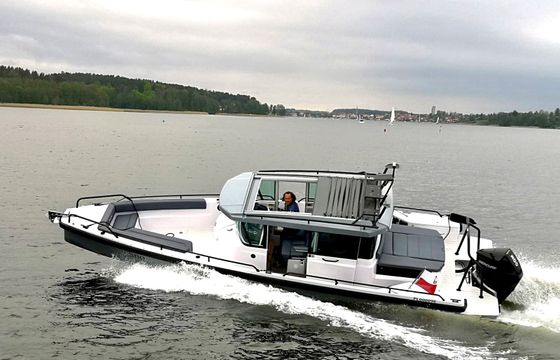 Axopar 28 Cabin Brabus Line Sno