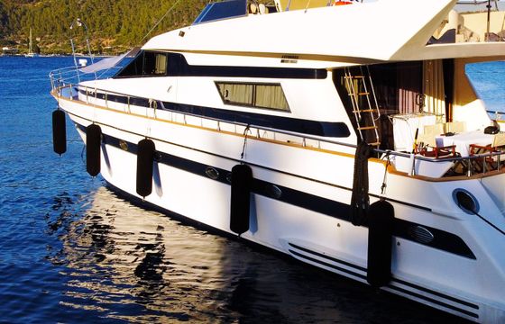 Astondoa 68 GLX Flybridge Family Star