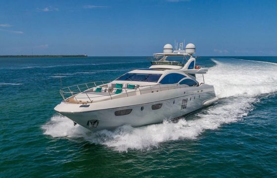 Azimut 103 Scarlet