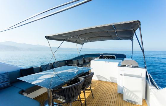 Azimut 85 F Don Moi