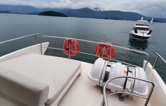 Azimut 53 Disco Volante