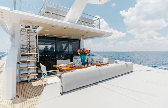 Azimut 77S High Maintenance