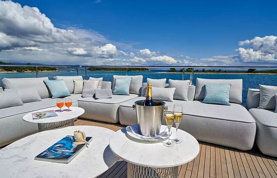Azimut Grande 27 Aluminia Too