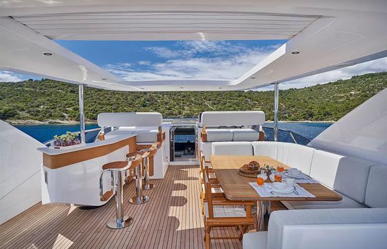 Azimut Grande 27 Aluminia Too