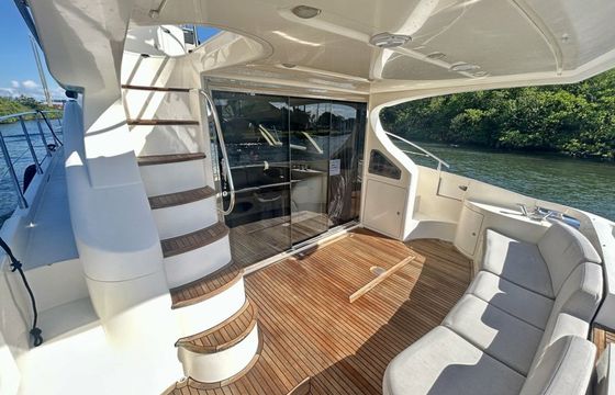 Azimut 55 Off The Rails