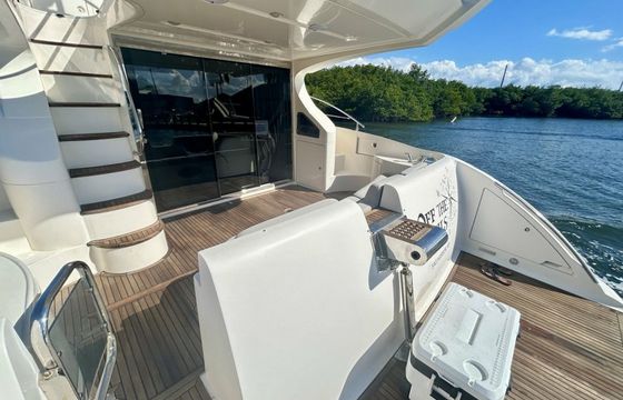 Azimut 55 Off The Rails