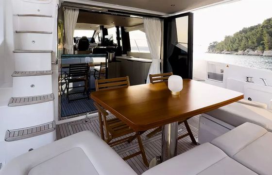 Azimut 55 Be Happy