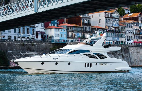 Azimut 62 Fly Niska