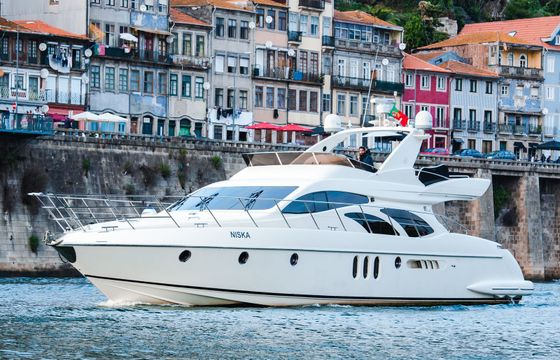 Azimut 62 Fly Niska