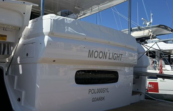 Azimut 66 Moon light