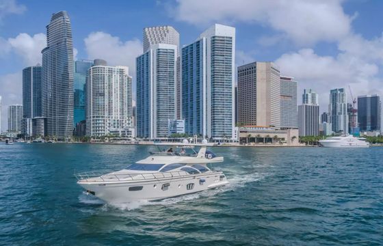 Azimut 75 Thinks It's His Too