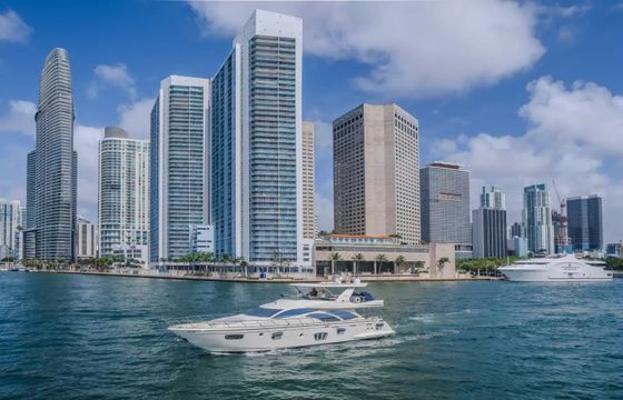 Azimut 75 Thinks It's His Too