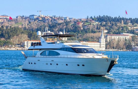 Azimut 85 F River Mega