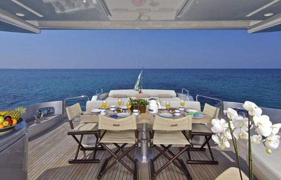 Azimut 86 Thea Malta