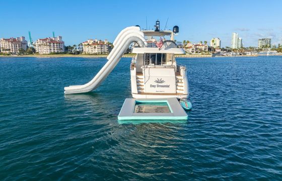 Azimut 85 F Day Dreamin