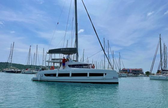 Bali 4.2 Sail and Adventure