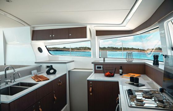 Bali 4.2 Glamour Sea Catamaran