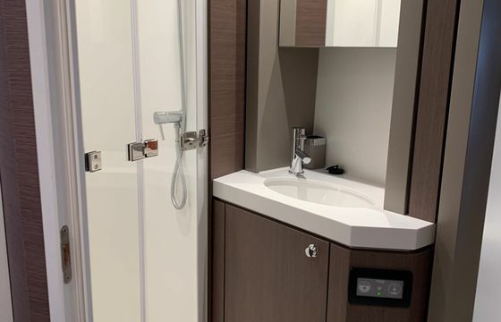 Bali 4.6 Ani Yasa