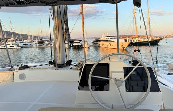 Bali 4.8 Selena