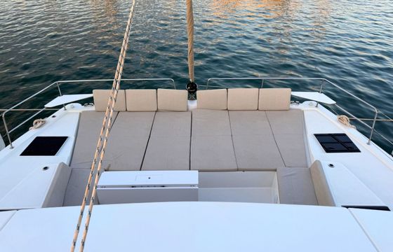 Bali 4.8 Selena
