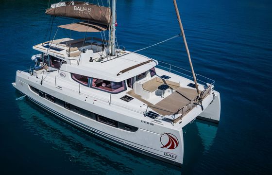 Bali 4.8 Esthera