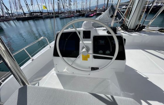 Bali 4.6 Sail and Travel