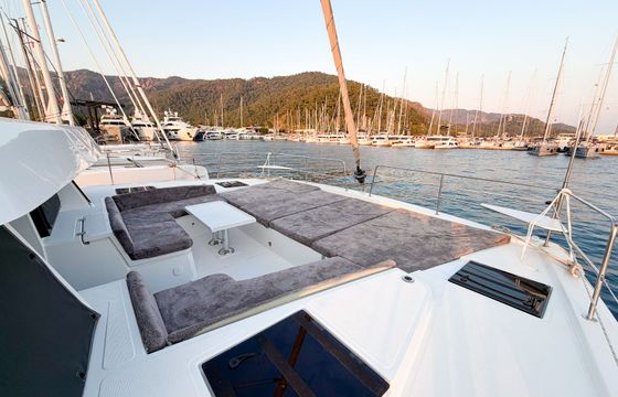 Bali 4.8 Luna 2