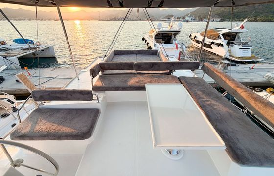 Bali 4.8 Luna 2
