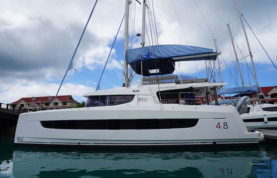 Bali 4.8 Esther
