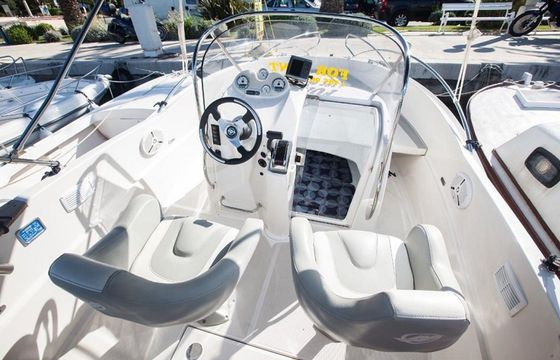 Quicksilver 635 Commander