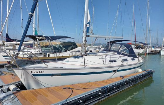 Bavaria 35 Cruiser Sjampajne