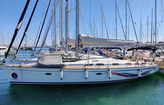 Bavaria 47 Cruiser Gin and Tonic