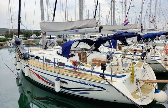 Bavaria 47 Cruiser Gin and Tonic