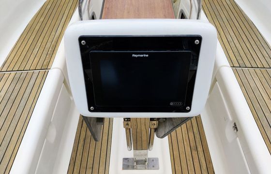 Bavaria 47 Cruiser Gin and Tonic