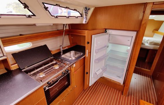 Bavaria 47 Cruiser Gin and Tonic