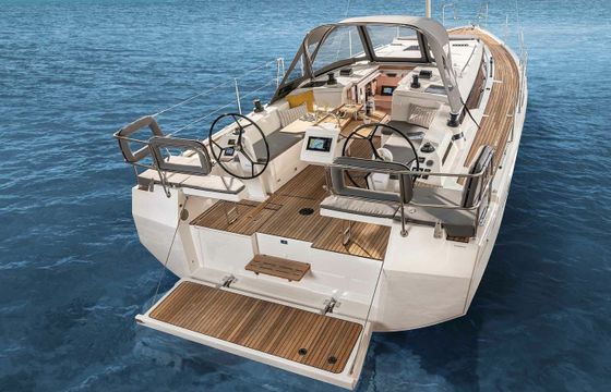 Bavaria C38 Boot Sieben
