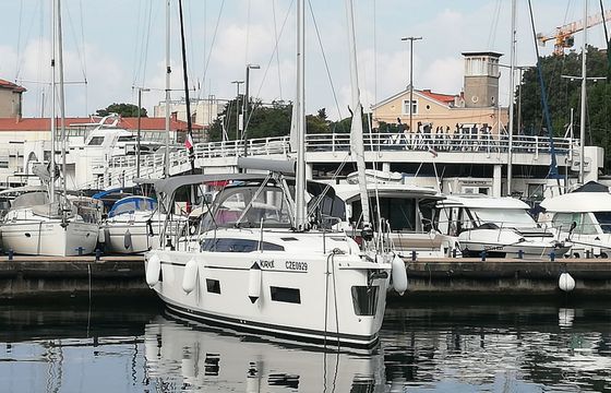 Bavaria C38 Kirke