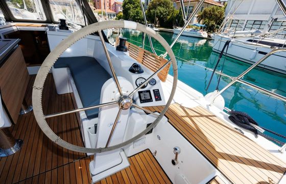 Bavaria C38 Petra