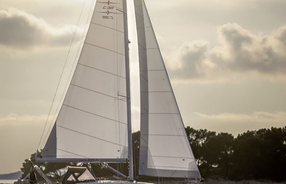 Bavaria C38 Aura