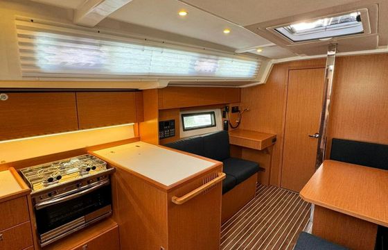 Bavaria C38 Stella Familia