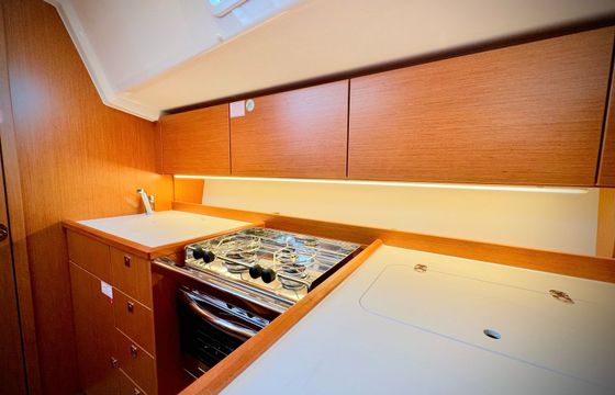 Bavaria C38 Stella Familia