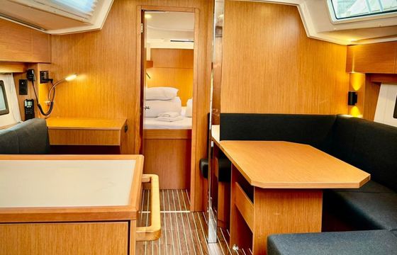 Bavaria C38 Stella Familia