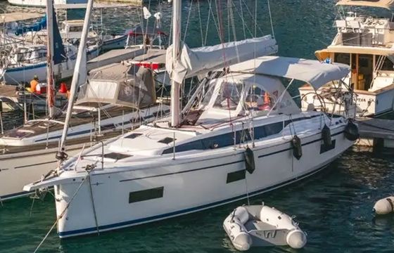 Bavaria C38 Ithakiss