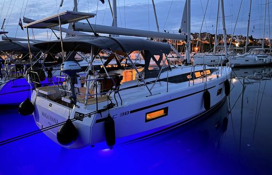 Bavaria C38 Mala Hana
