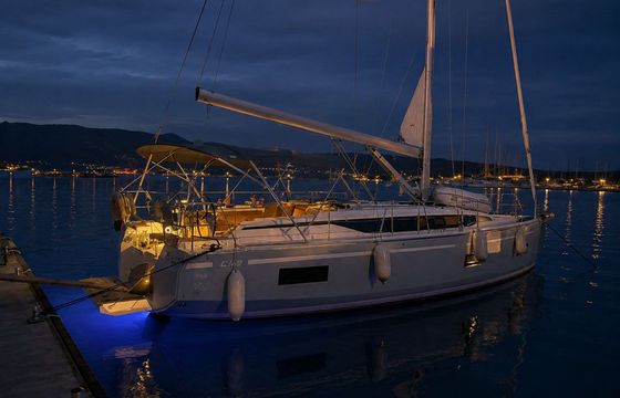 Bavaria C38 Tena