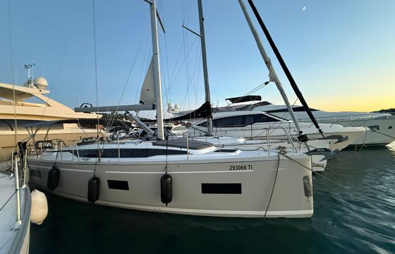 Bavaria C38 Tena