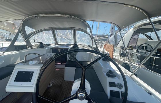Bavaria C42 Blackberry